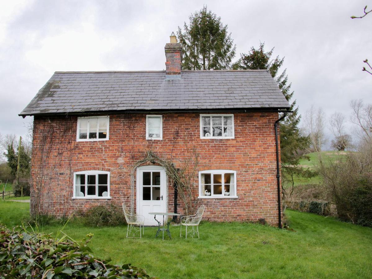 Wolvesacre Mill Cottage วิตเชิร์ช ภายนอก รูปภาพ