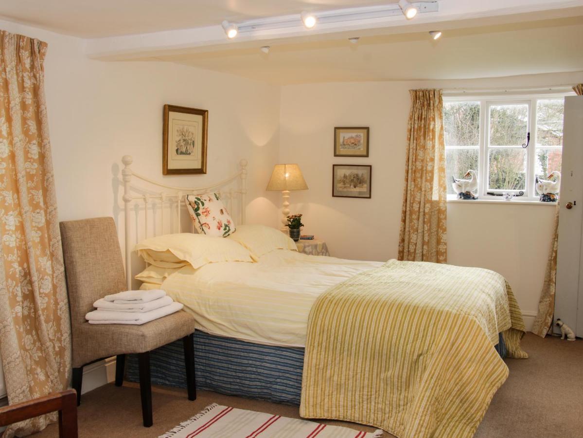 Wolvesacre Mill Cottage วิตเชิร์ช ภายนอก รูปภาพ